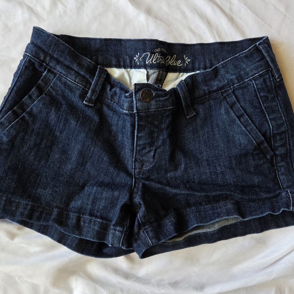 Old Navy Women's Ultra Blue Jean Short Stretch Shorts Size 2 NWOT